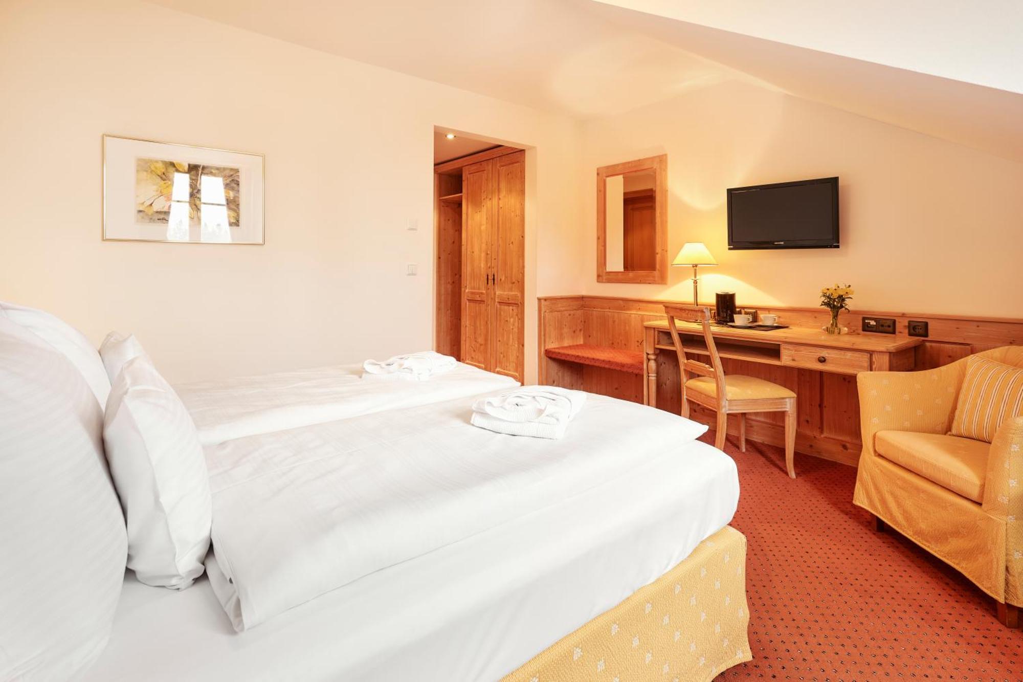 Hotel Auf Der Gsteig Gmbh Lechbruck Ruang foto